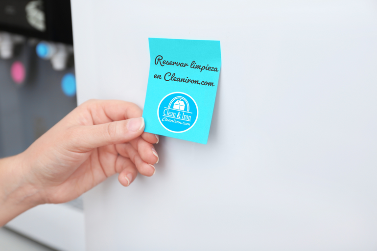 reservar la limpieza de tu nevera limpieza y organización de neveras